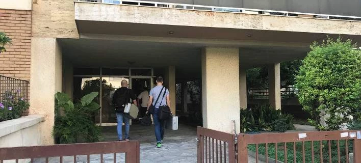«Ντάξει παιδιά, εγώ τη σκότωσα στις 7 του μήνα» -Ο απίστευτος διάλογος του μητροκτόνου της Ν. Σμύρνης με τους αστυνομικούς (βίντεο)